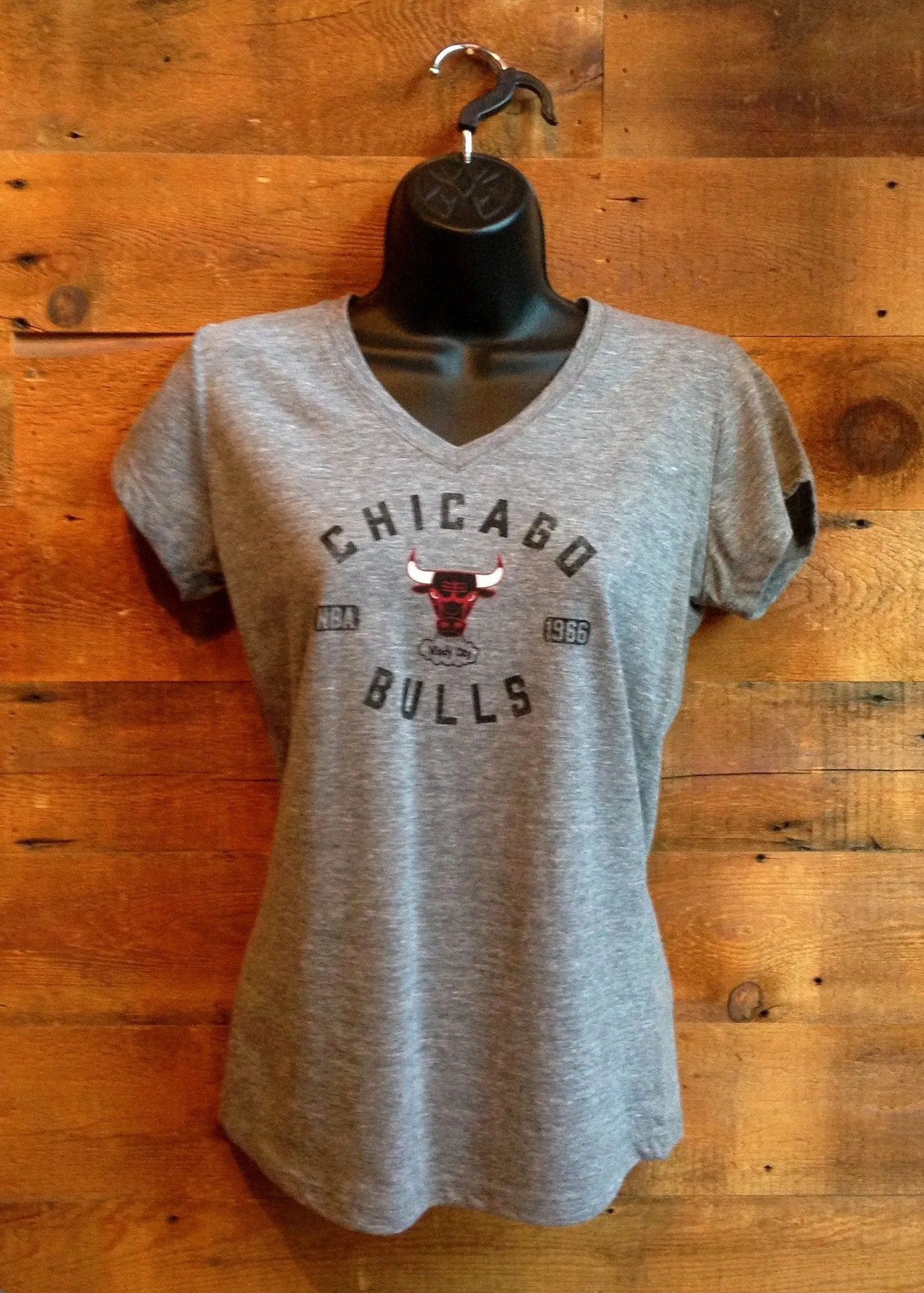 Women's V-Neck T-Shirt Chicago Bulls Grey