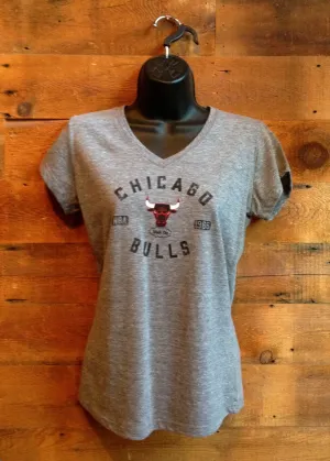 Women's V-Neck T-Shirt Chicago Bulls Grey